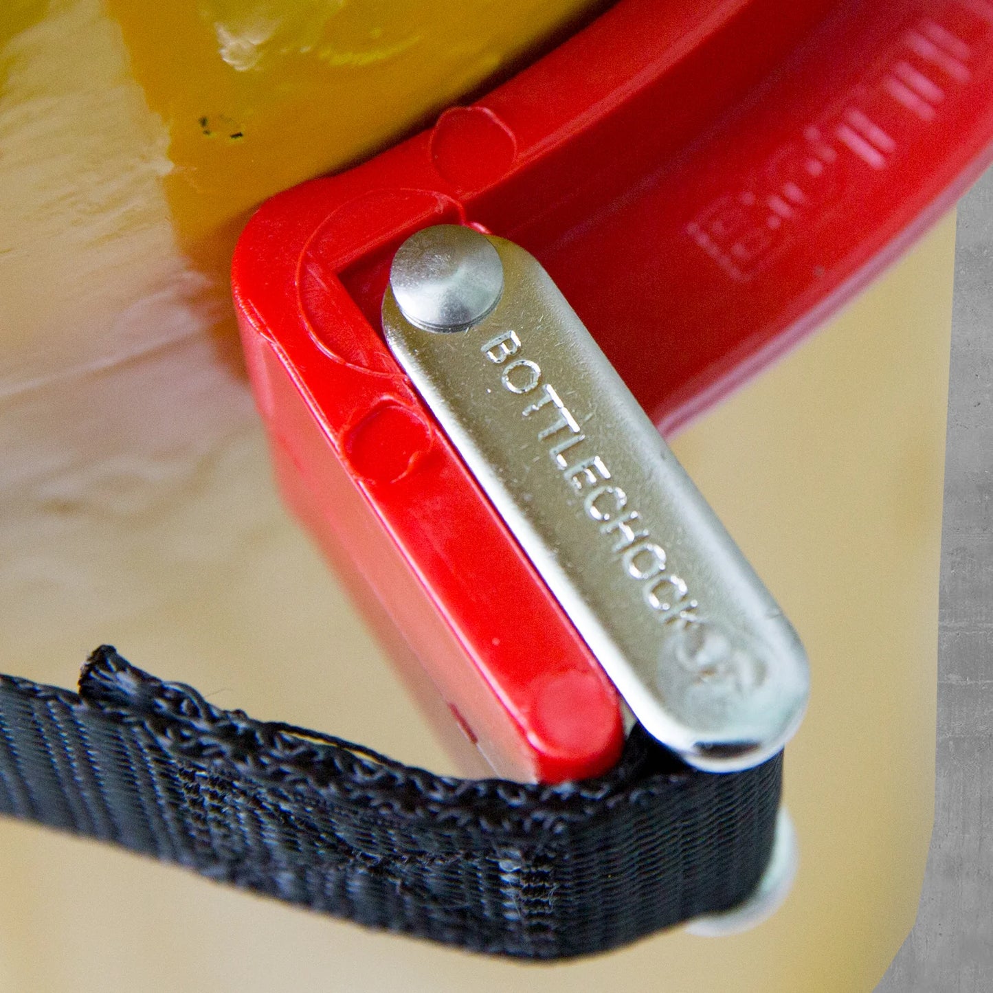 Large Gas Cylinder Restraint Holder BOTTLECHOCK