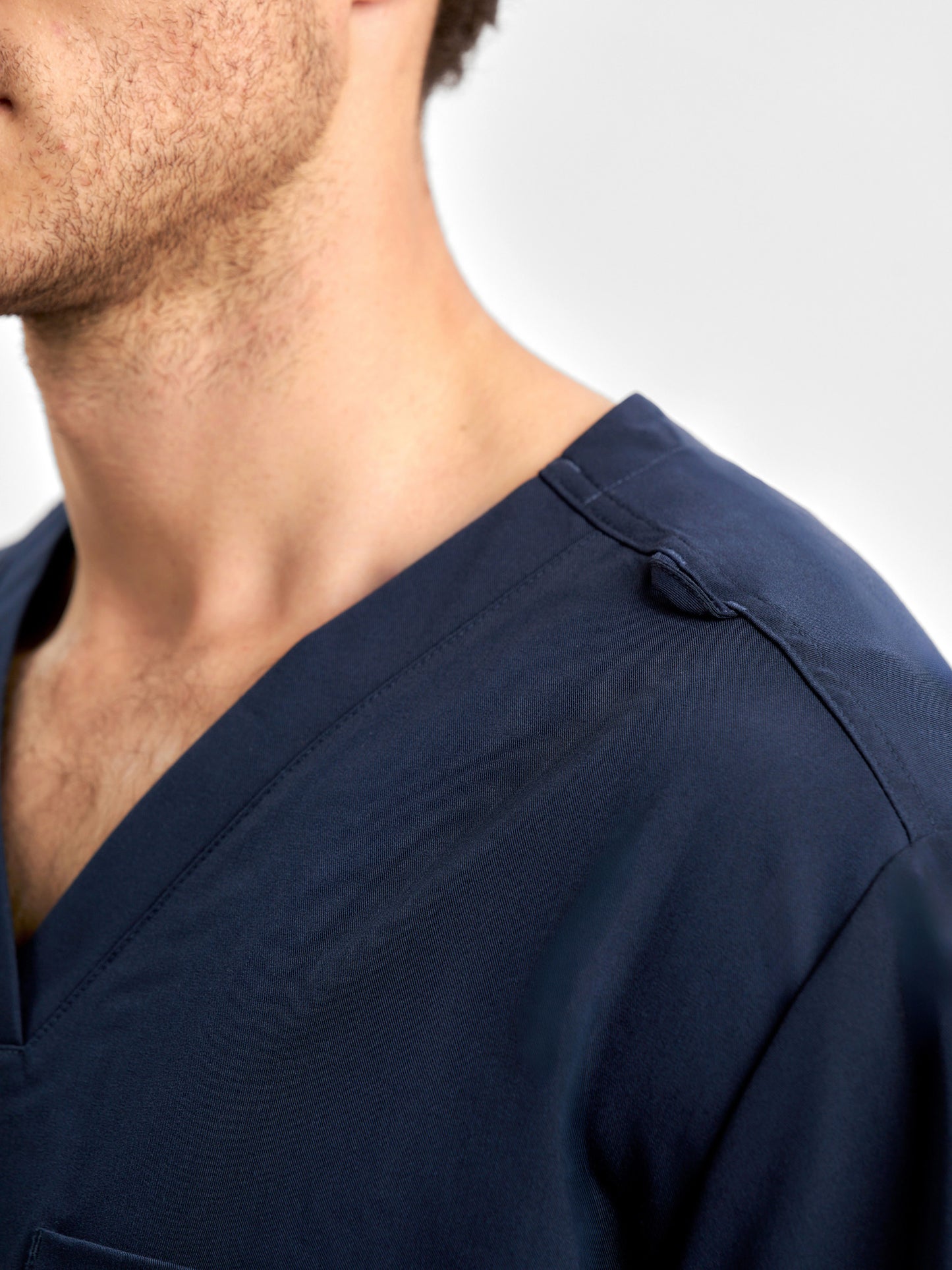 Inaura Pulse Unisex V-Neck Scrub Top