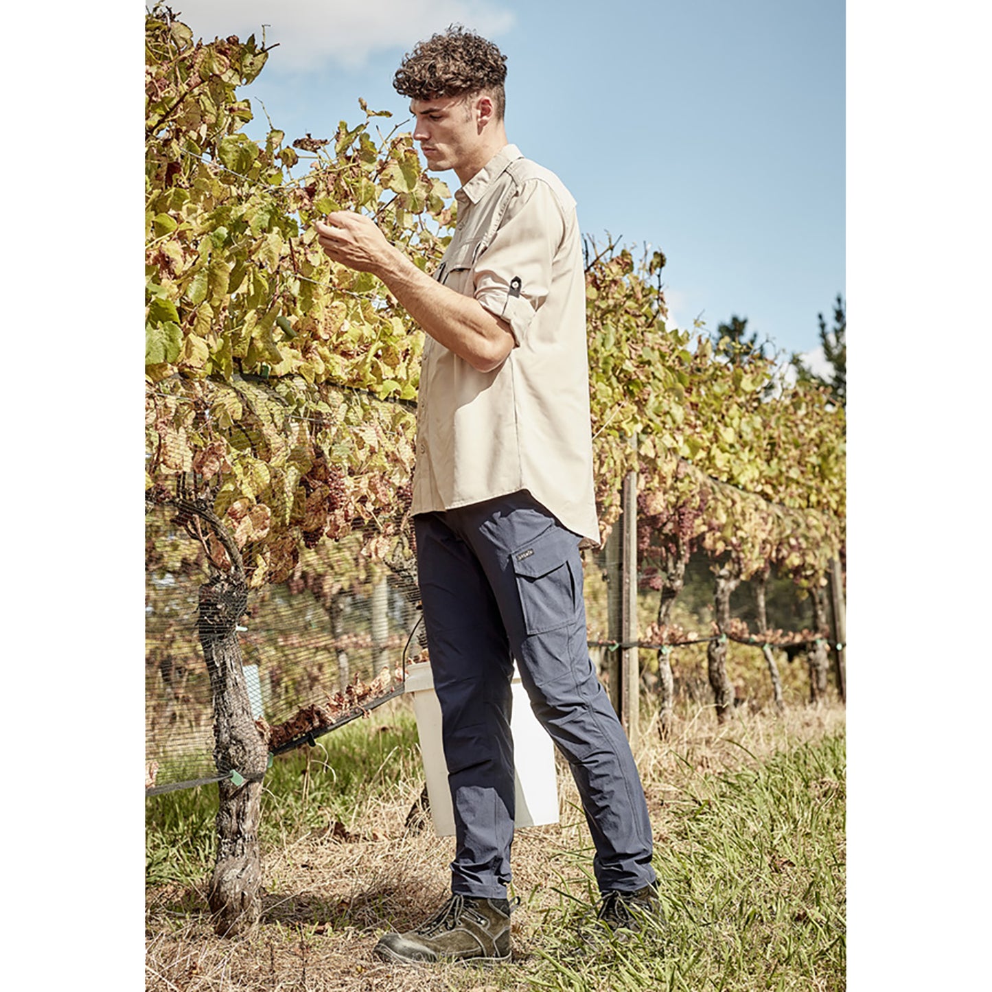 Men’s Lightweight Outdoor Pants – Stretch Nylon with Cargo Pocket