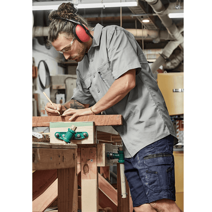 Syzmik Men's Lightweight Tradie Short Sleeve Shirt in Black